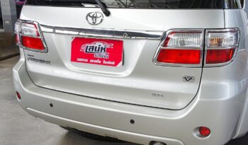 
									TOYOTA FORTUNER 3.0 V 2WD /AT 2011 full								