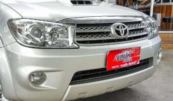 
									TOYOTA FORTUNER 3.0 V 2WD /AT 2011 full								