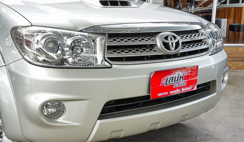 
								TOYOTA FORTUNER 3.0 V 2WD /AT 2011 full									