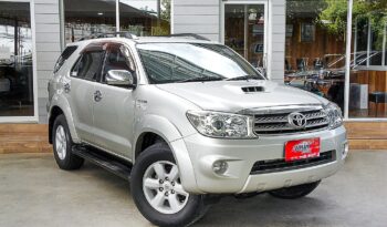 
									TOYOTA FORTUNER 3.0 V 2WD /AT 2011 full								