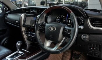 
									TOYOTA FORTUNER 2.4 V 2WD /AT 2016 full								