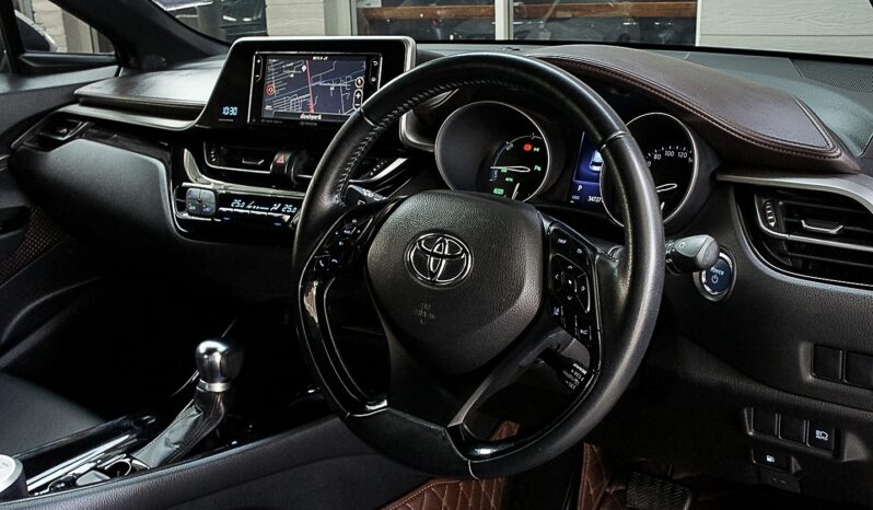 
								TOYOTA C-HR 1.8 HYBRID HIGH /AT 2019 full									