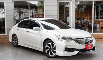 
									HONDA ACCORD 2.0 E /AT 2017 full								