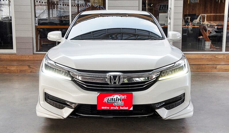 
								HONDA ACCORD 2.0 E /AT 2017 full									